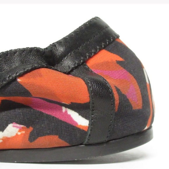 authentic BURBERRY size 36 cloth/leather FLATS - Picture 4 of 14